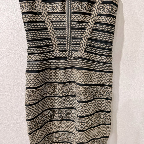 🎉SUPER SALE EVERYTHING MUST GO! Bandage Dress Tan & Beige w Sheer Panels Size L - Picture 5 of 11